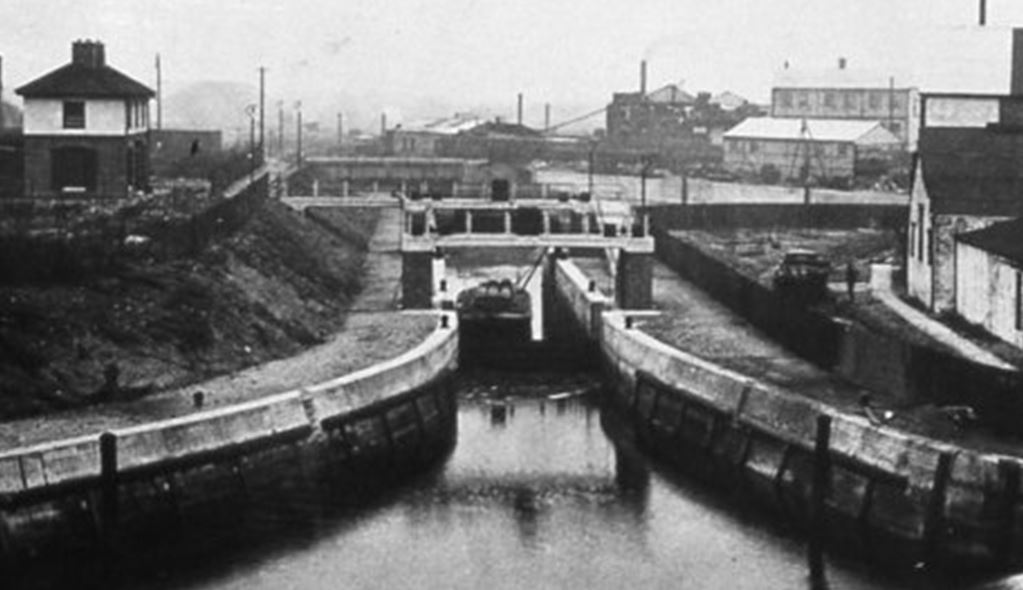 A vintage view of Carpenters Road Lock