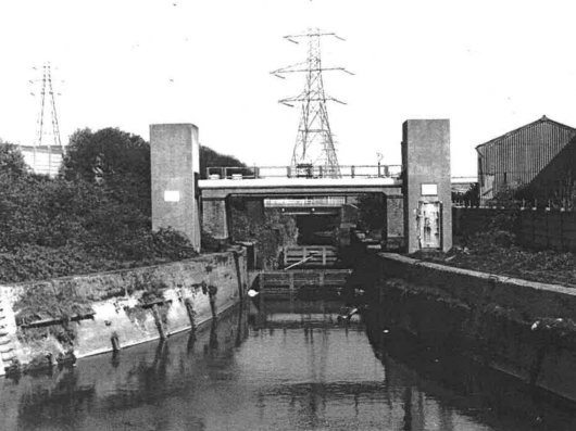 Carpenters Road Lock